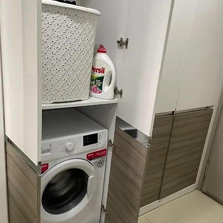 Apartment Lovely 1 Bedroom With See And View