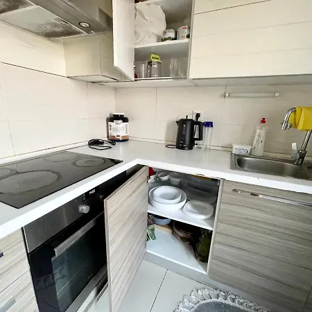 Lovely 1 Bedroom With See And View *